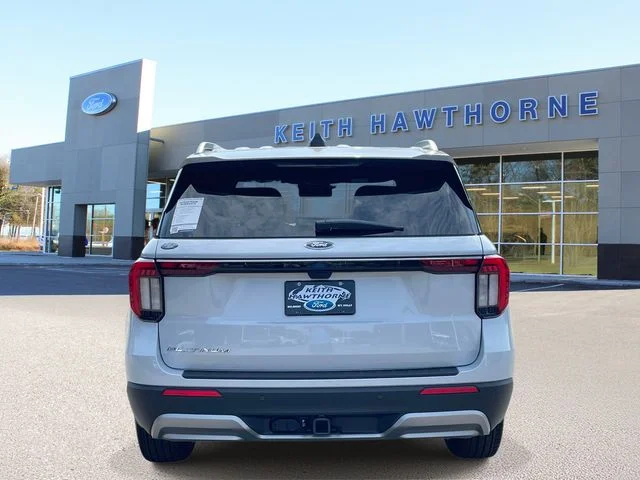 New 2026 Space White Metallic Ford Platinum™ image 5