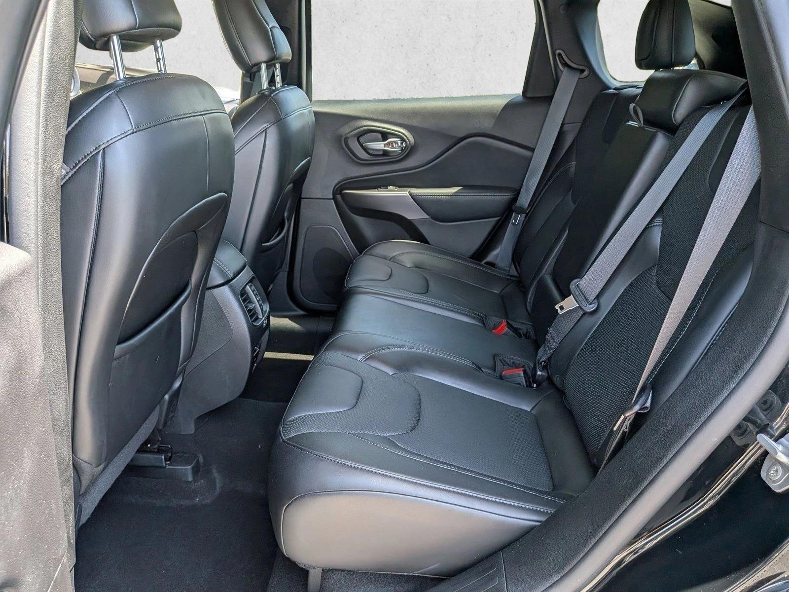 Used 2020 Diamond Black Crystal Pearlcoat Jeep Limited image 20