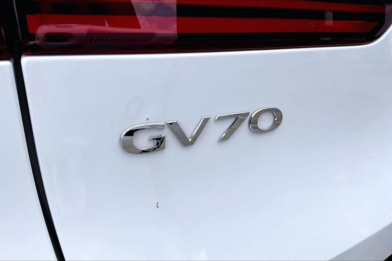 Certified Used 2026 Uyuni White Genesis 2.5T Advanced image 55