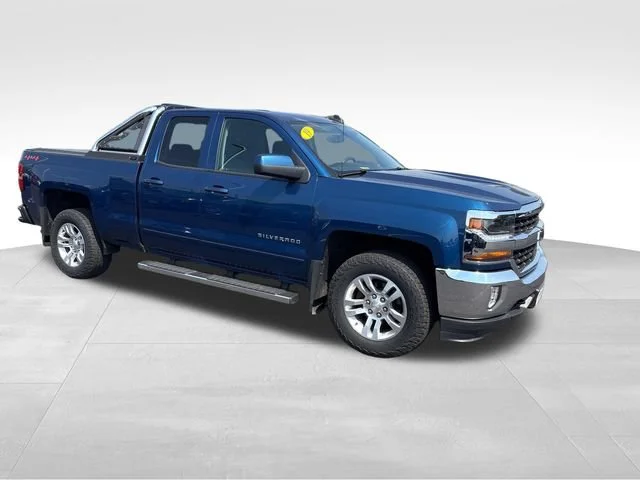 Used 2019 DEEP OCEAN BLUE METALLIC Chevrolet LT image 8