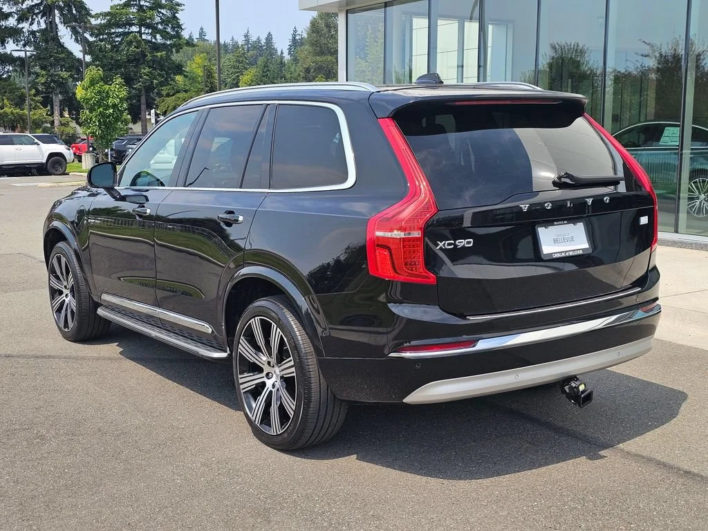 Used 2022 Black Volvo Inscription image 3