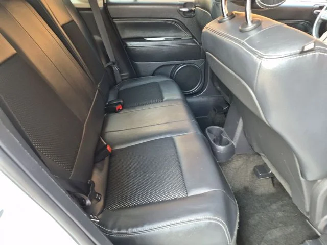Used 2014 White Jeep Latitude image 22