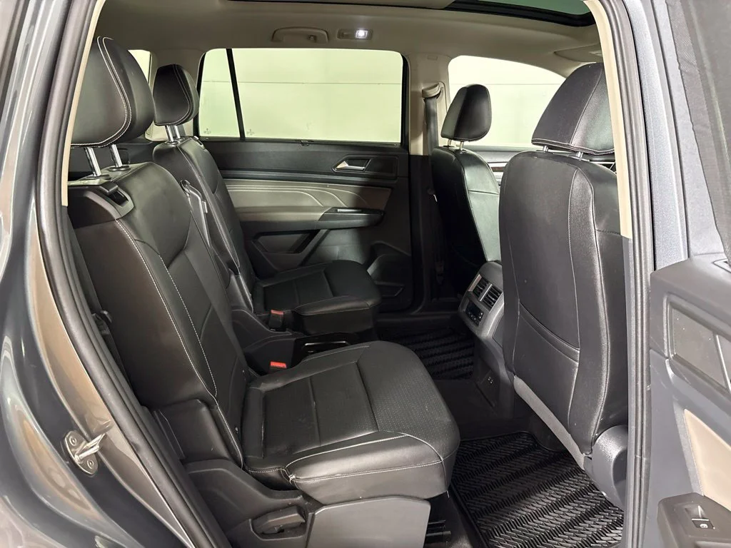 Used 2023 Gray Volkswagen 3.6L V6 SE w/Technology image 22