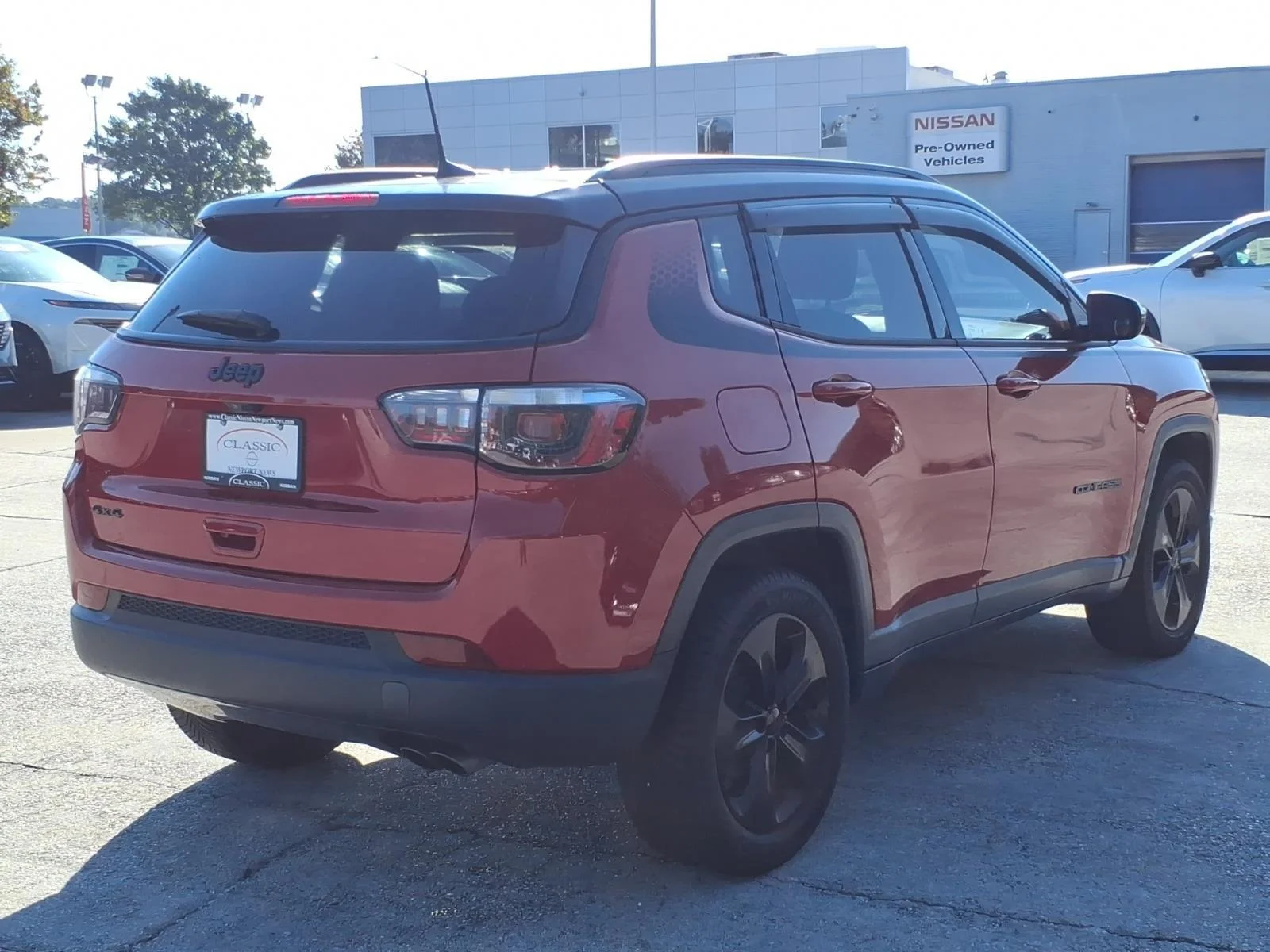 Used 2018 Redline Pearlcoat Jeep Altitude image 7