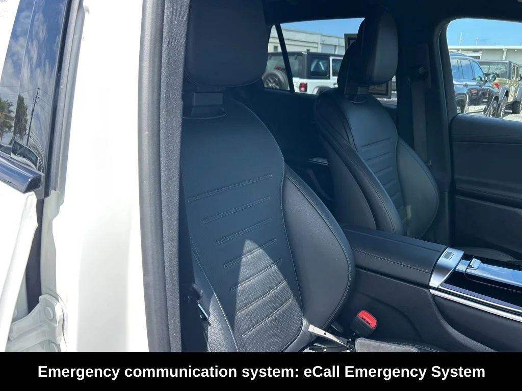 Used 2025  Mercedes-Benz GLC 300 image 18