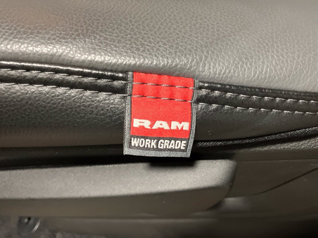 New 2026 Molten Red Pearl-Coat Exterior Paint RAM Tradesman image 13