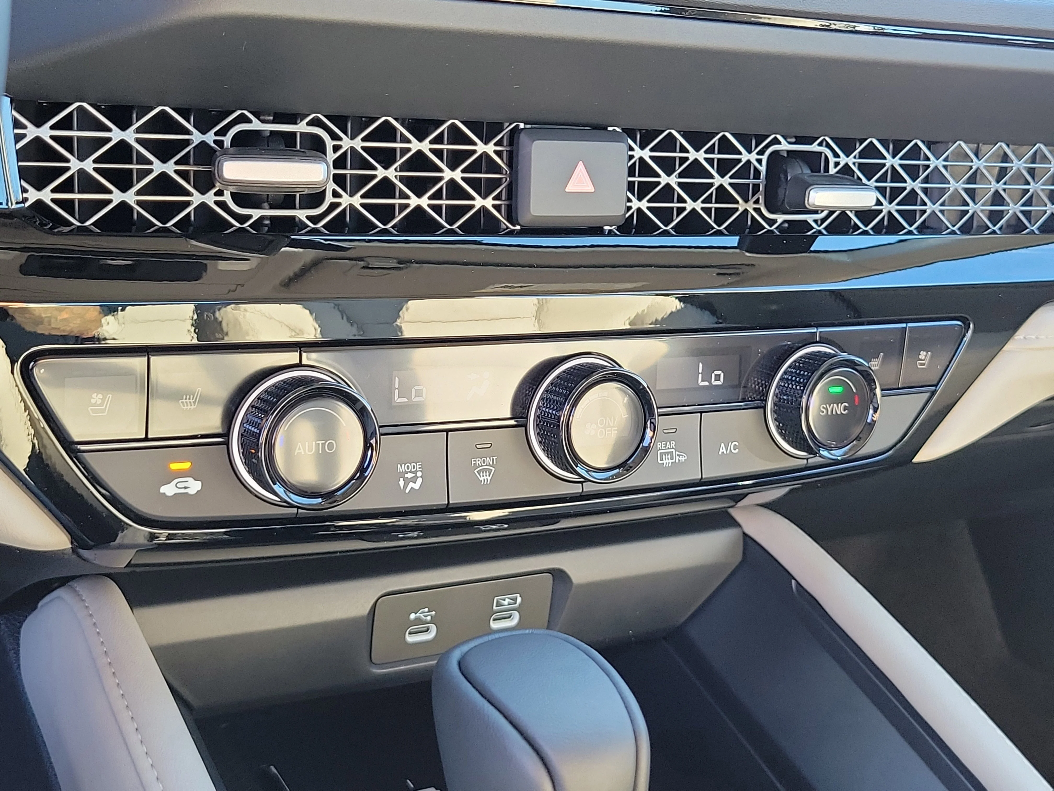 New 2026 Platinum White Pearl Honda Touring image 37
