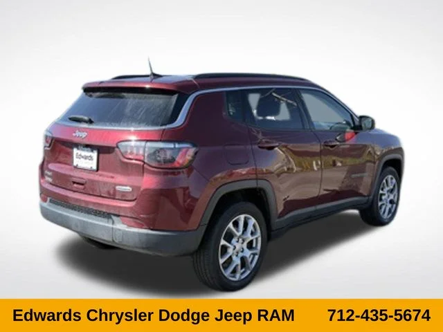 Used 2022 Red Jeep Latitude Lux image 7
