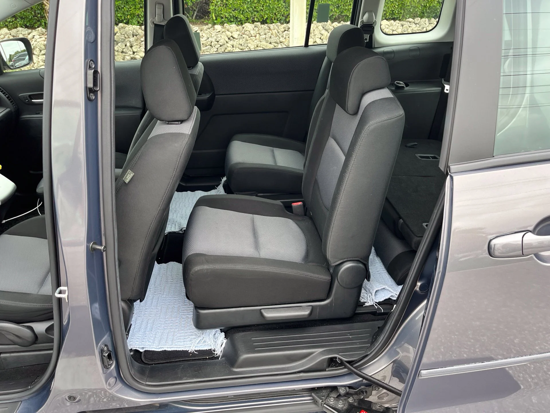 Used 2007 Galaxy Gray Mica Mazda Sport image 13