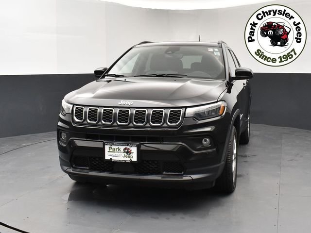 Used 2024 Jeep Compass Latitude Lux with VIN 3C4NJDFN5RT152014 for sale in Burnsville, Minnesota