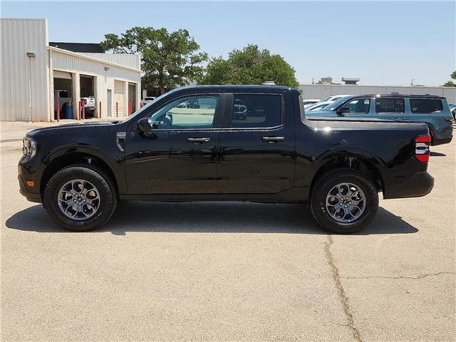 Used 2025 Black Ford XLT All-Wheel Drive SuperCrew 4.5 ft. box 121.1 in image 2