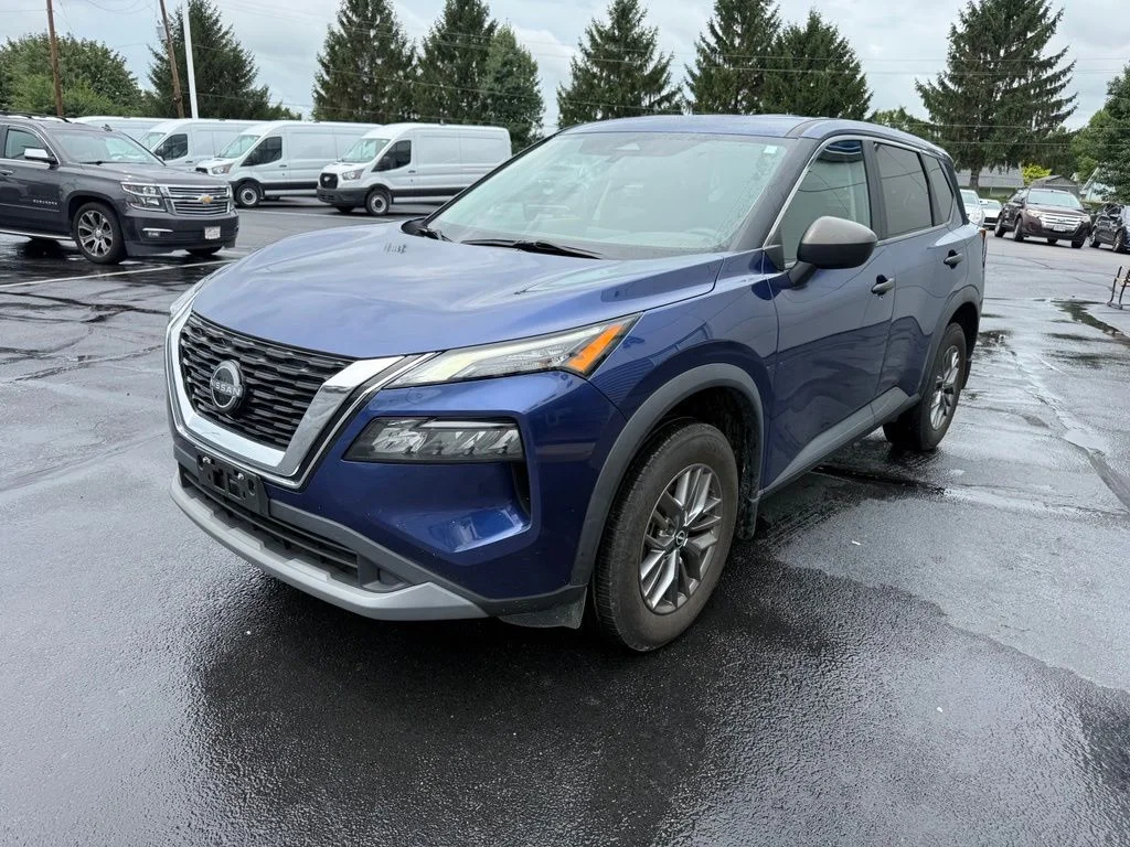 Used 2023 Blue Nissan S image 2