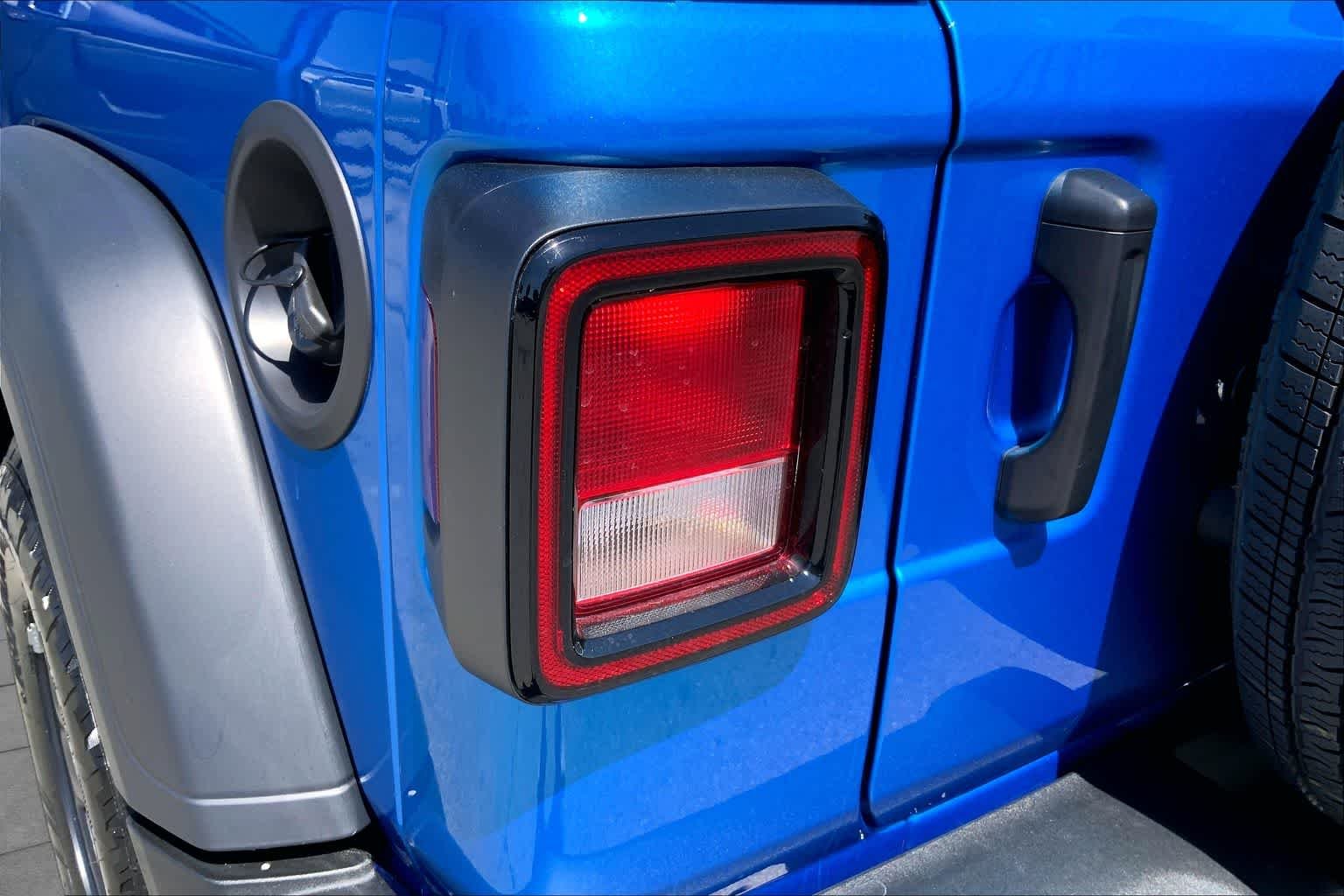 New 2026 Hydro Blue Pearl-Coat Exterior Paint Jeep Sport image 11