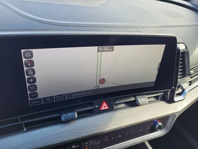 Used 2025 White Kia X-Pro Prestige image 32