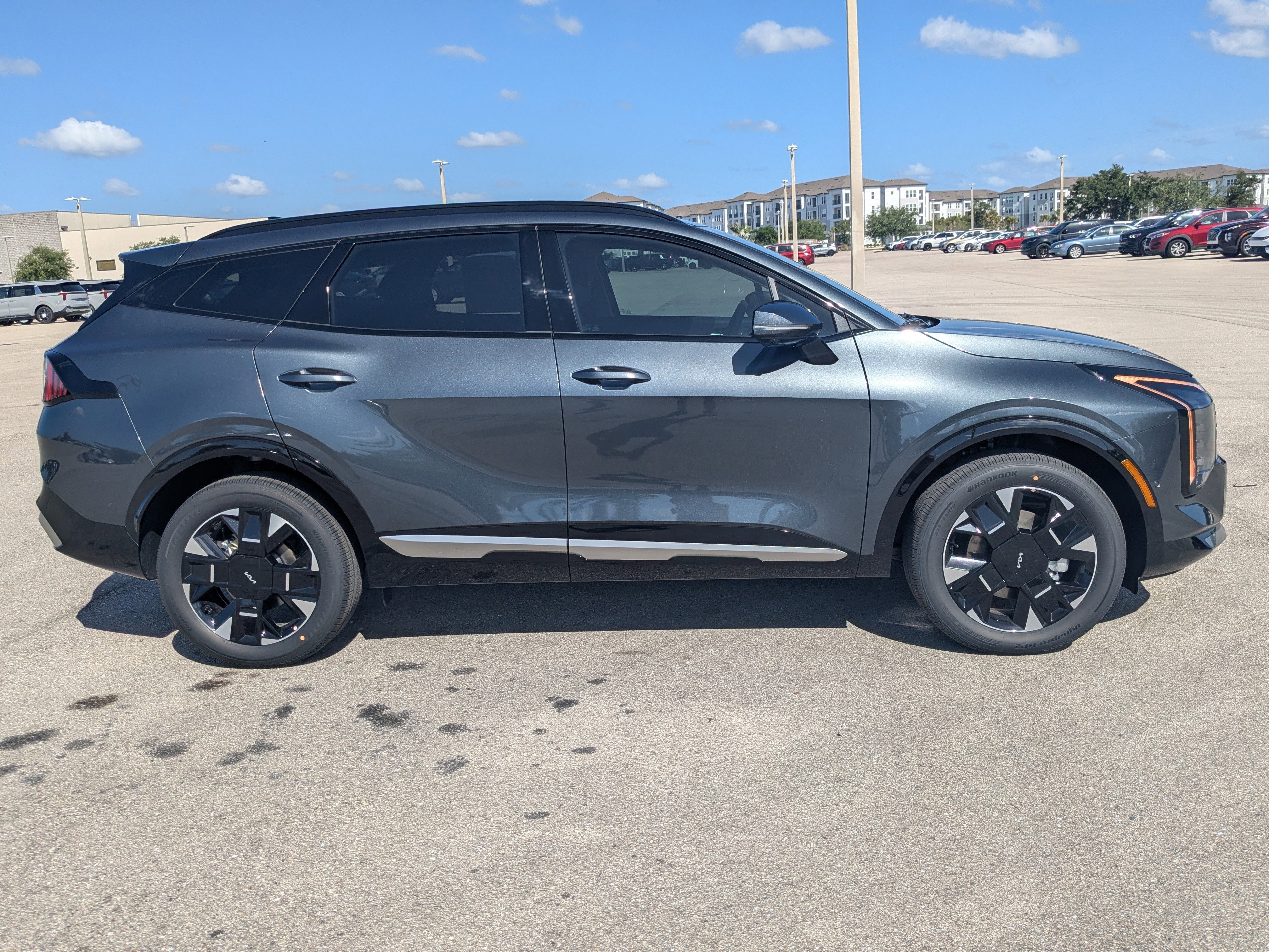 New 2026 Gravity Gray Kia SX Prestige image 4