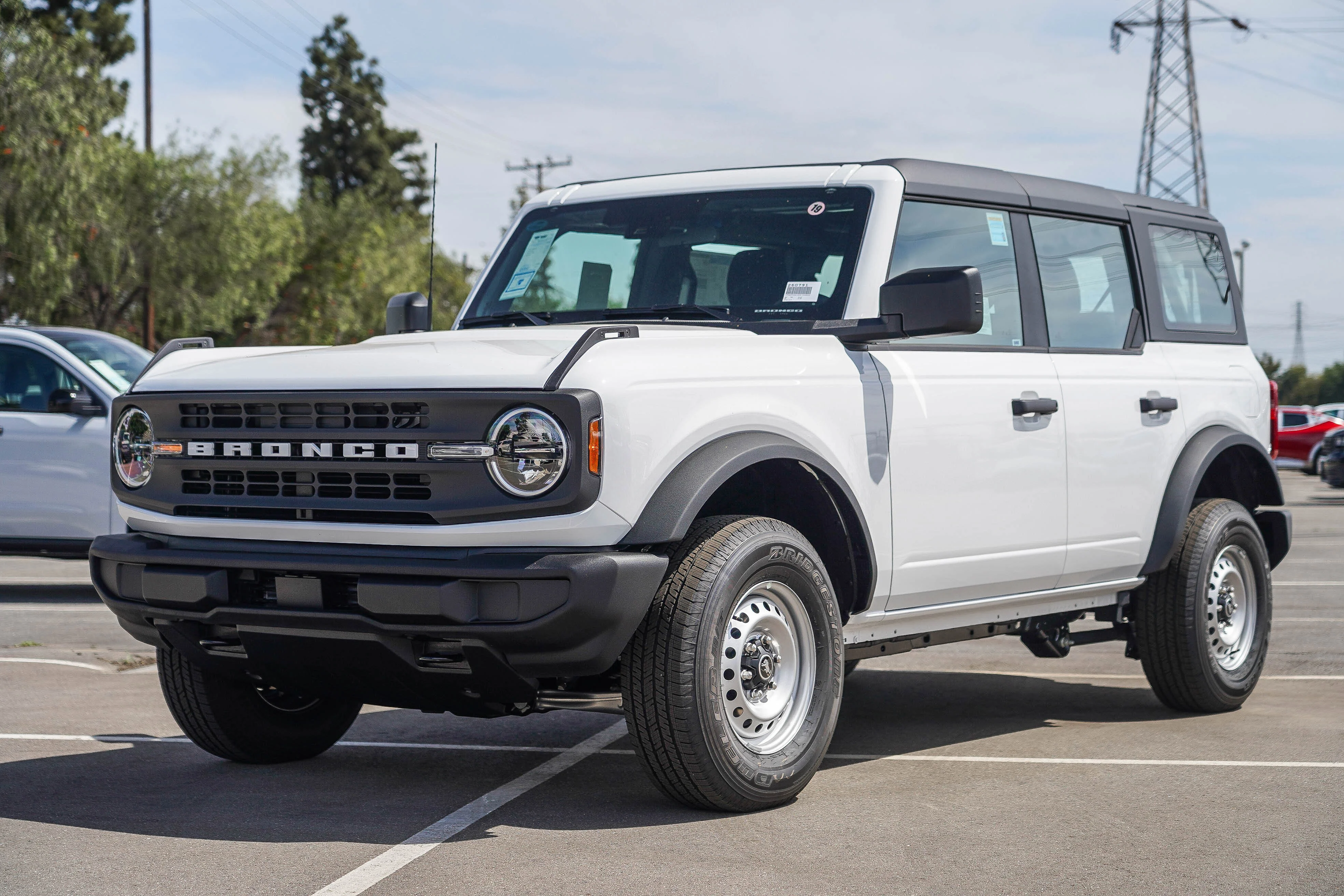 New 2025 Oxford White Ford Base image 5