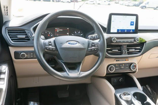 Used 2021 Gold Ford SE image 14