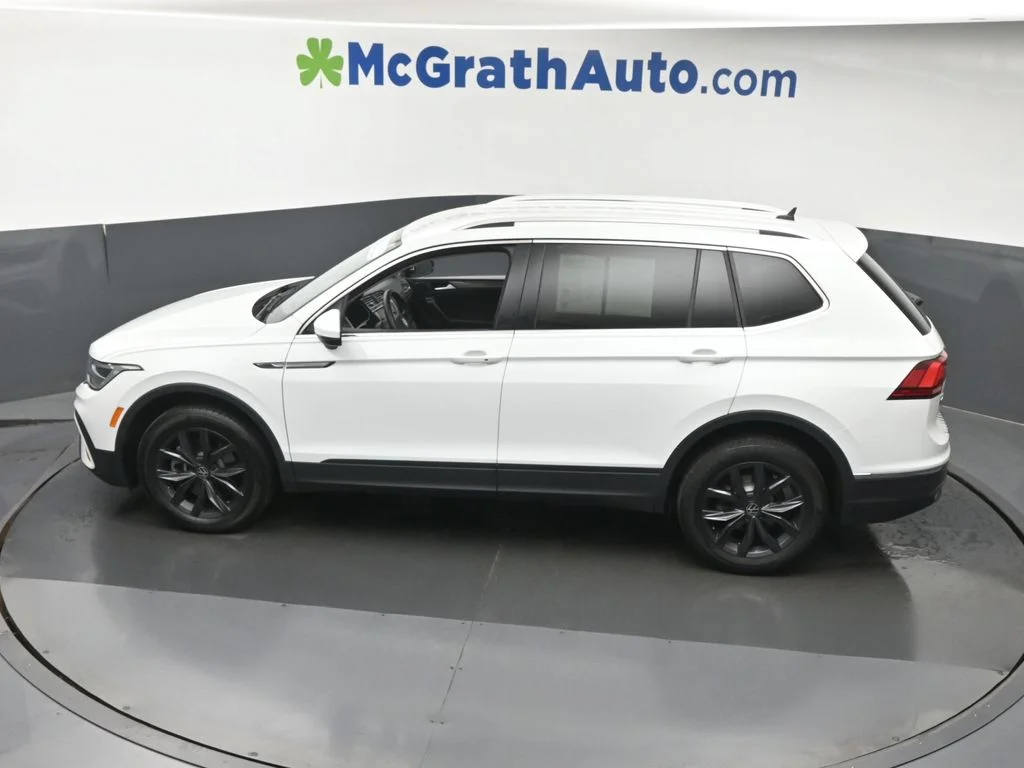 Used 2024 White Volkswagen 2.0T SE image 23