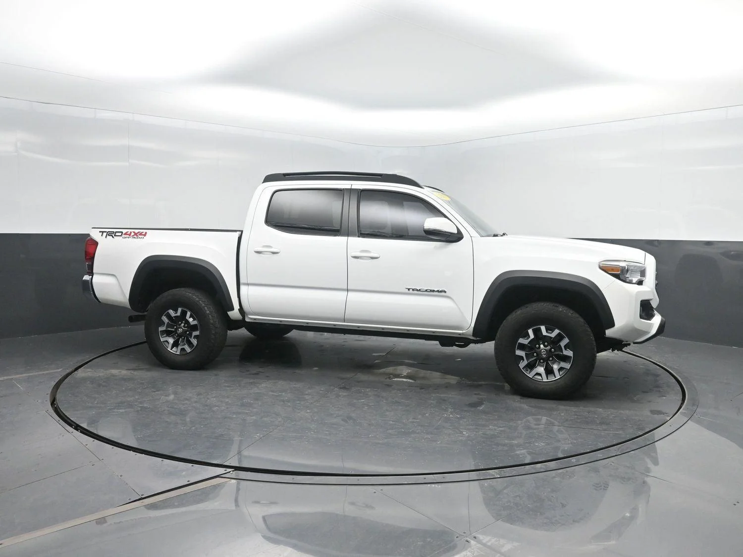 Used 2017 Super White Toyota TRD Off-Road image 3