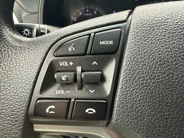 Used 2019 Blue Hyundai SE image 19