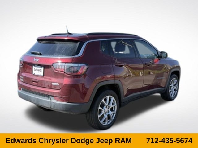Used 2022 Red Jeep Latitude Lux image 7
