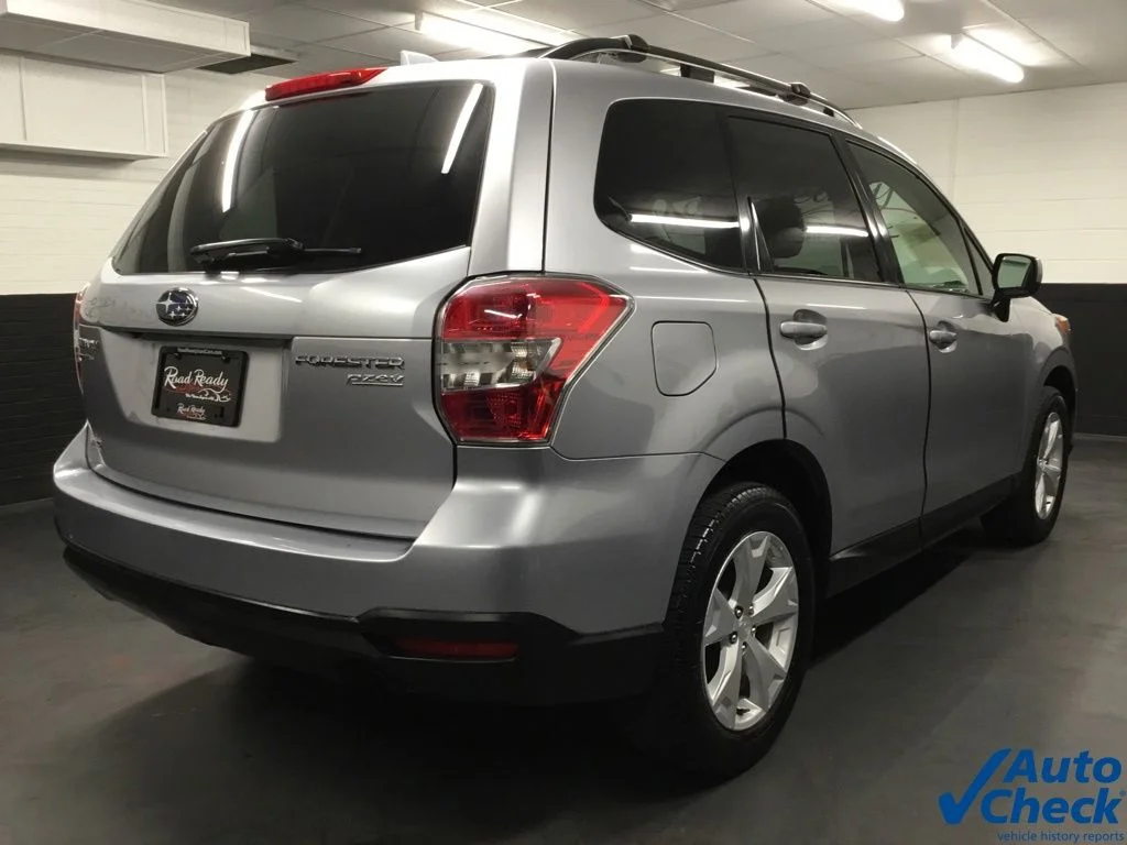 Used 2016 Silver Subaru 2.5i Premium image 10