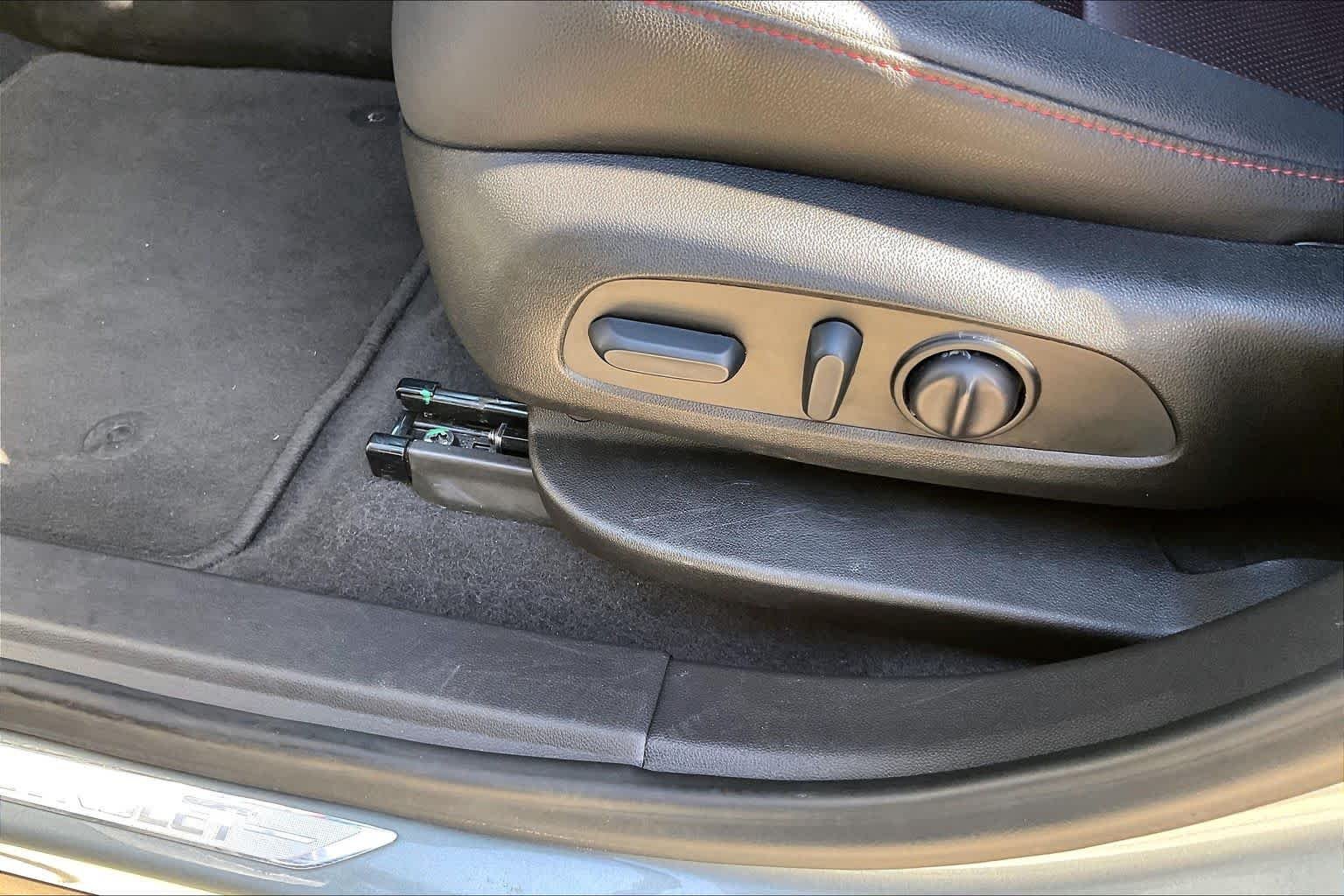 Used 2025 Sterling Gray Metallic Chevrolet RS image 31