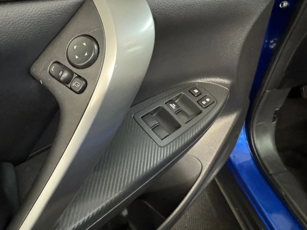 Used 2024 Blue Mitsubishi SE image 14