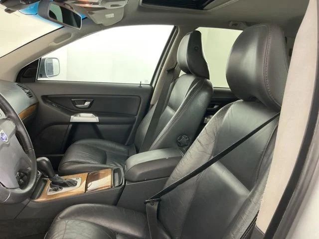Used 2005 Silver Volvo 2.5T image 13