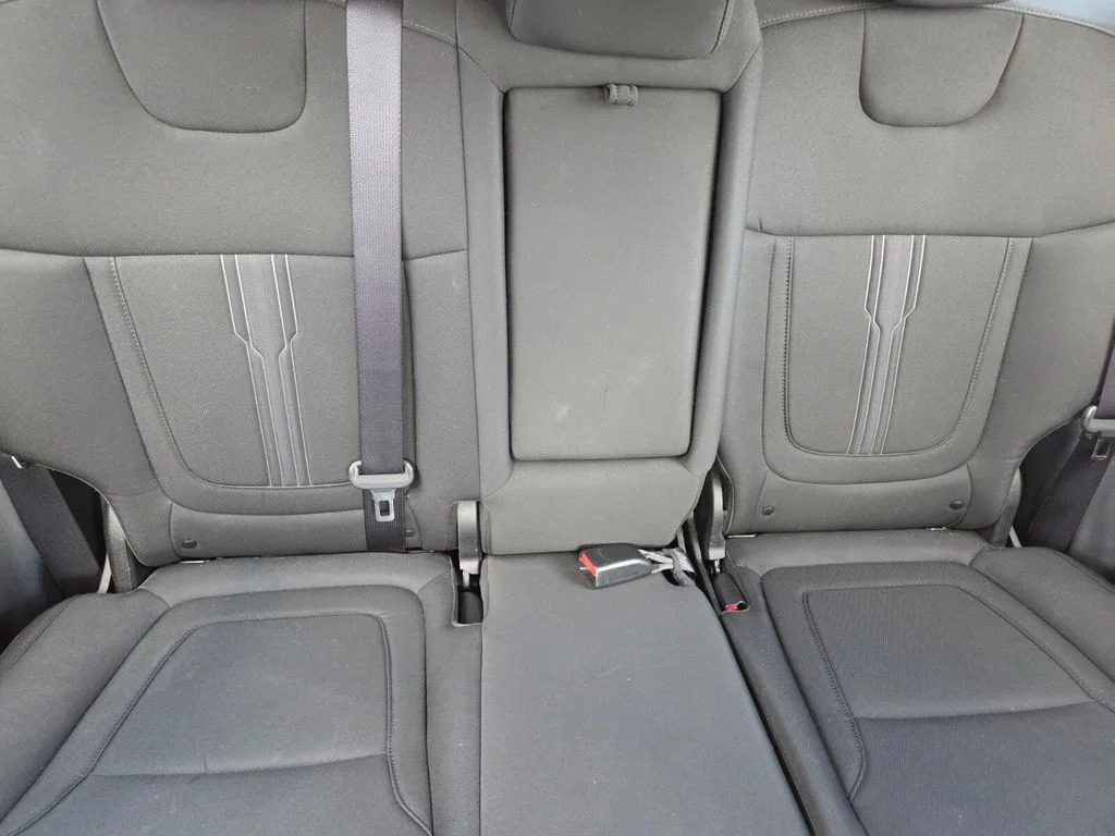 Used 2023 White Hyundai SEL image 28
