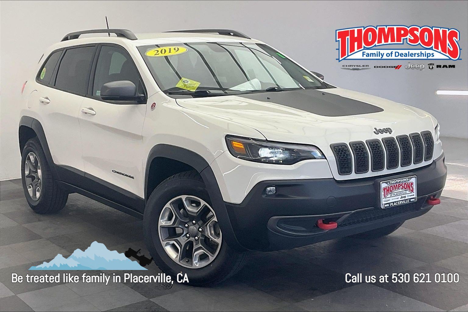 Used 2019 Pearl White Pearlcoat Jeep Trailhawk image 1