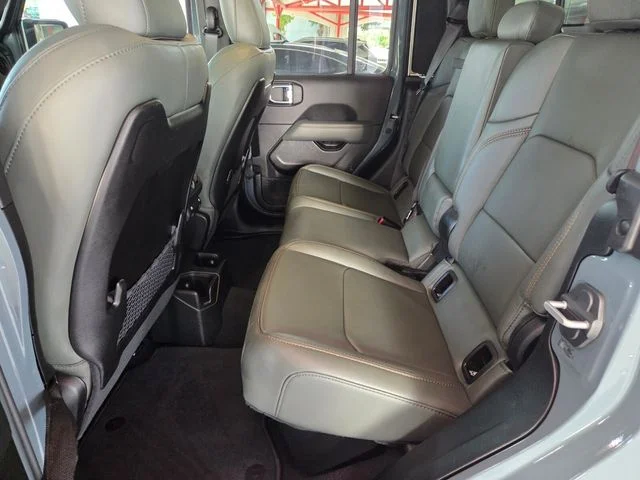 Used 2024 Gray Jeep Mojave image 7