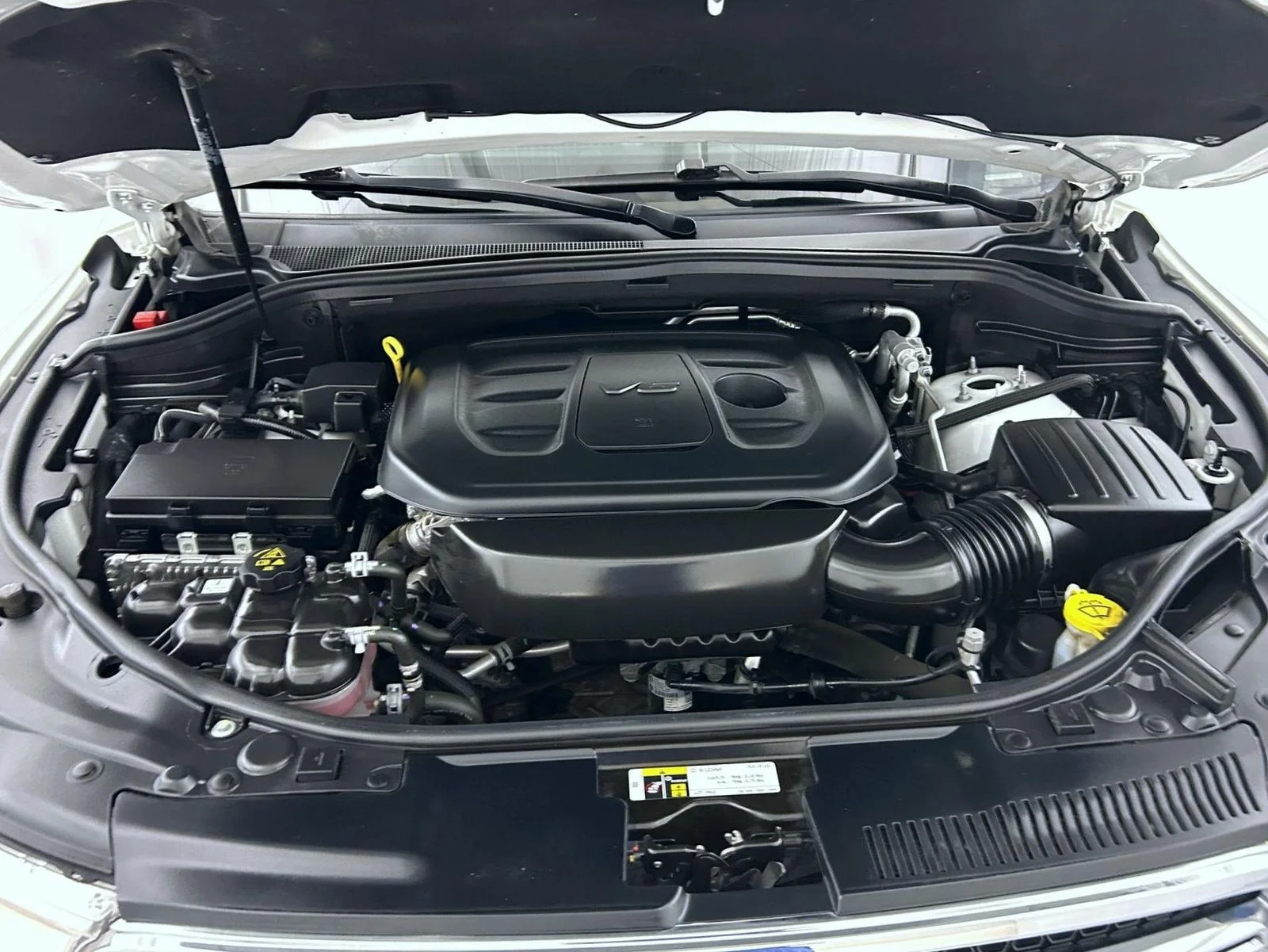 Used 2020 White Dodge SXT Plus image 27
