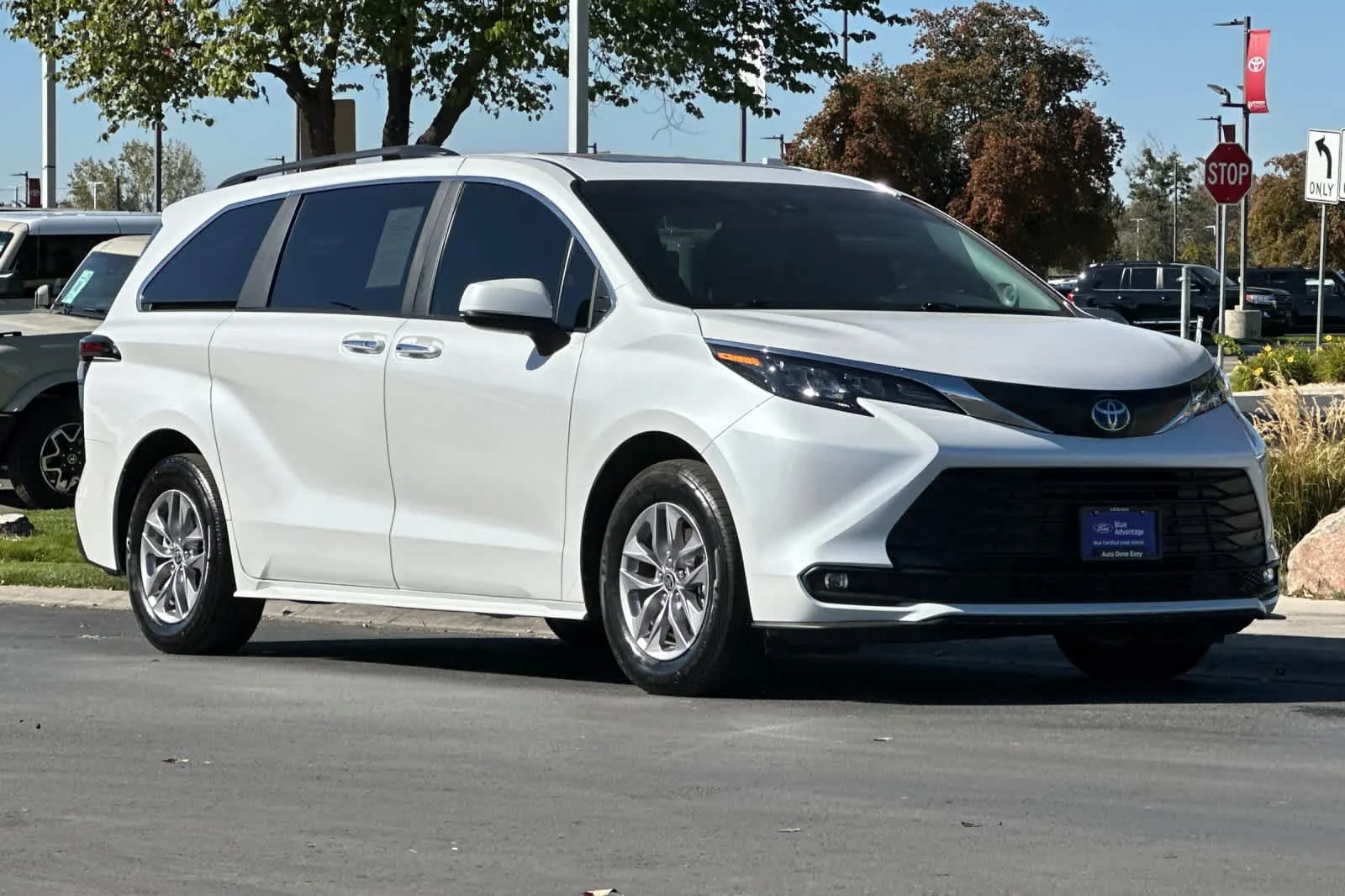 Certified Used 2025 Wind Chill Pearl Toyota XLE image 9