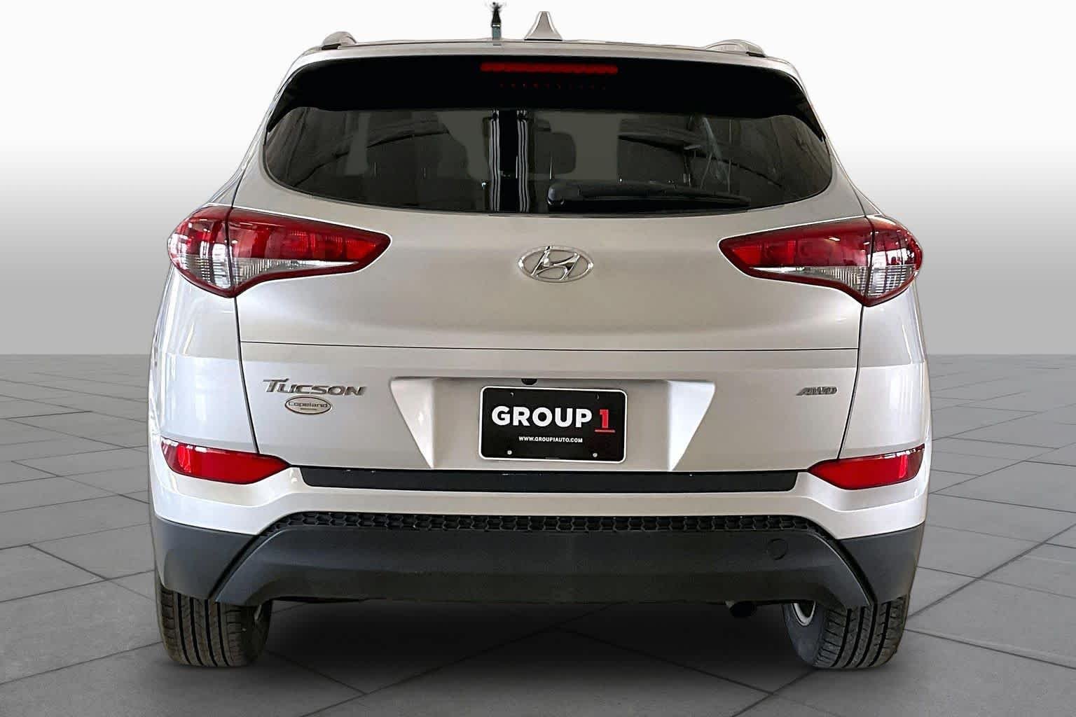 Used 2018 Molten Silver Hyundai SEL Plus image 4