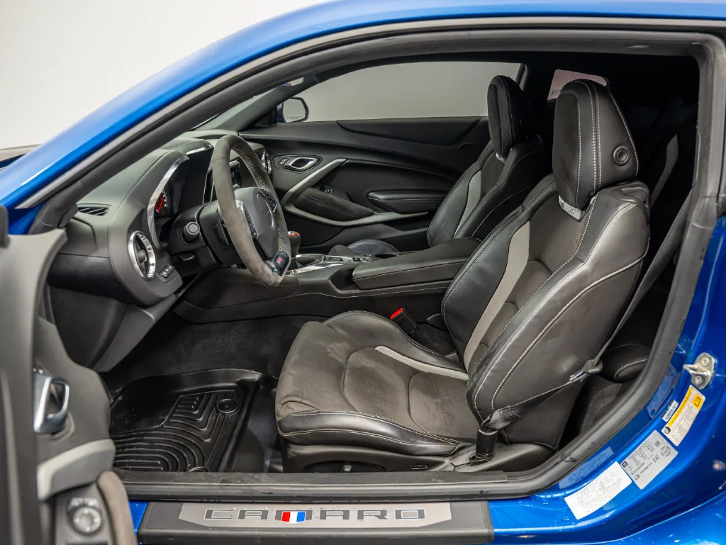Used 2018 Hyper Blue Metallic Chevrolet SS image 33