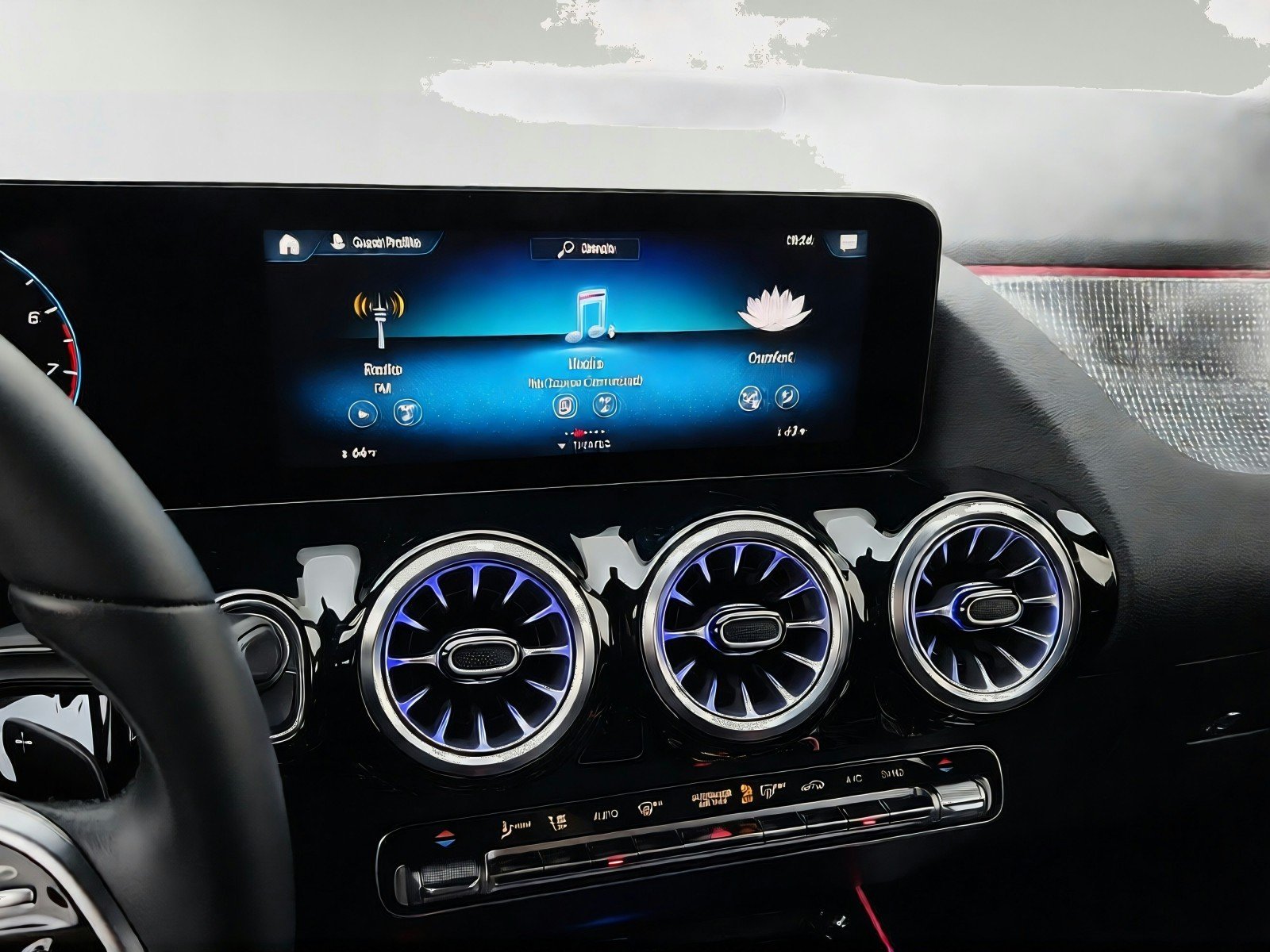 Certified Used 2023 Polar White Mercedes-Benz GLA 250 image 19