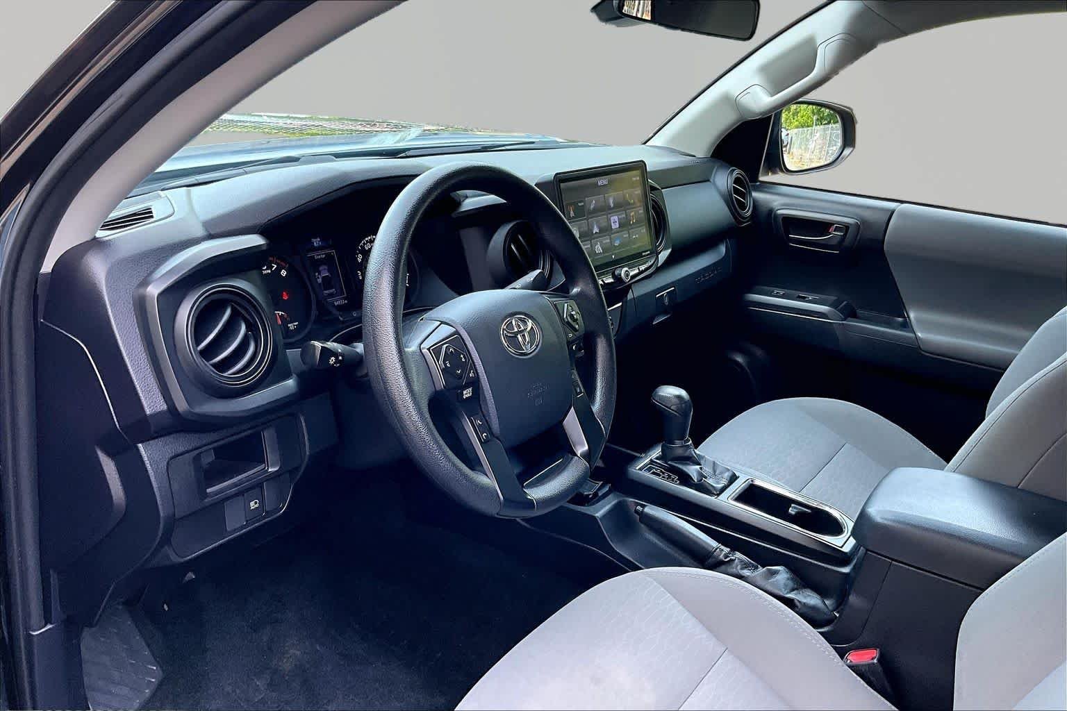 Used 2019 Midnight Black Metallic Toyota SR image 17