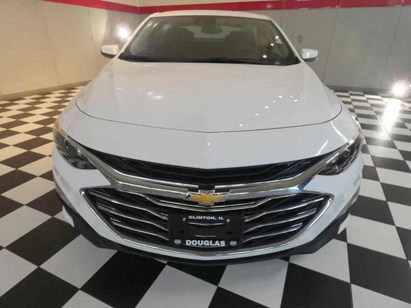 Used 2024 Chevrolet Malibu 1LT with VIN 1G1ZD5ST4RF222916 for sale in Clinton, IL
