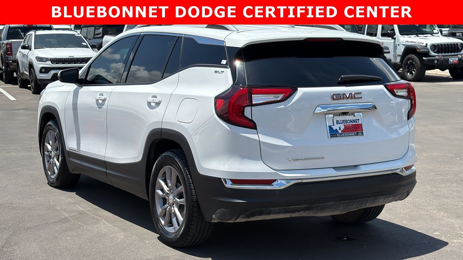 Used 2024 Summit White GMC SLT image 7
