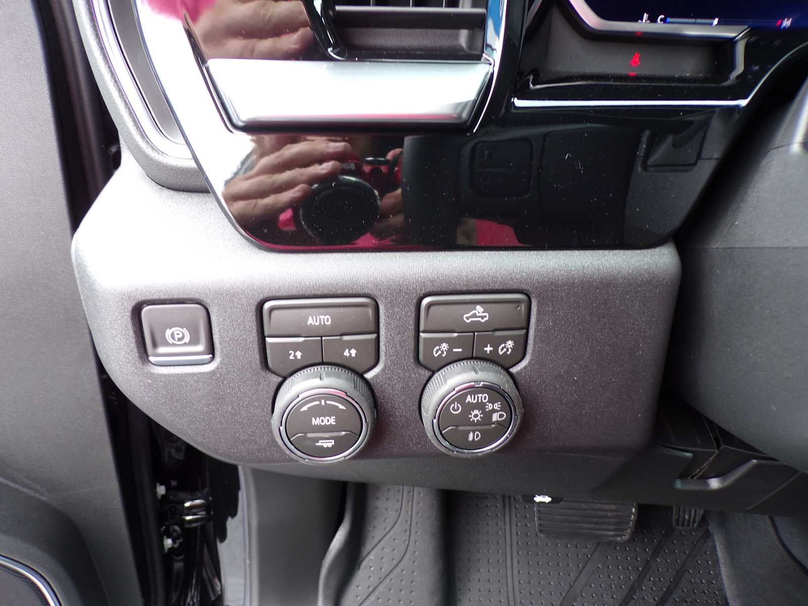2026 Chevrolet Silverado 1500 RST - Photo 13