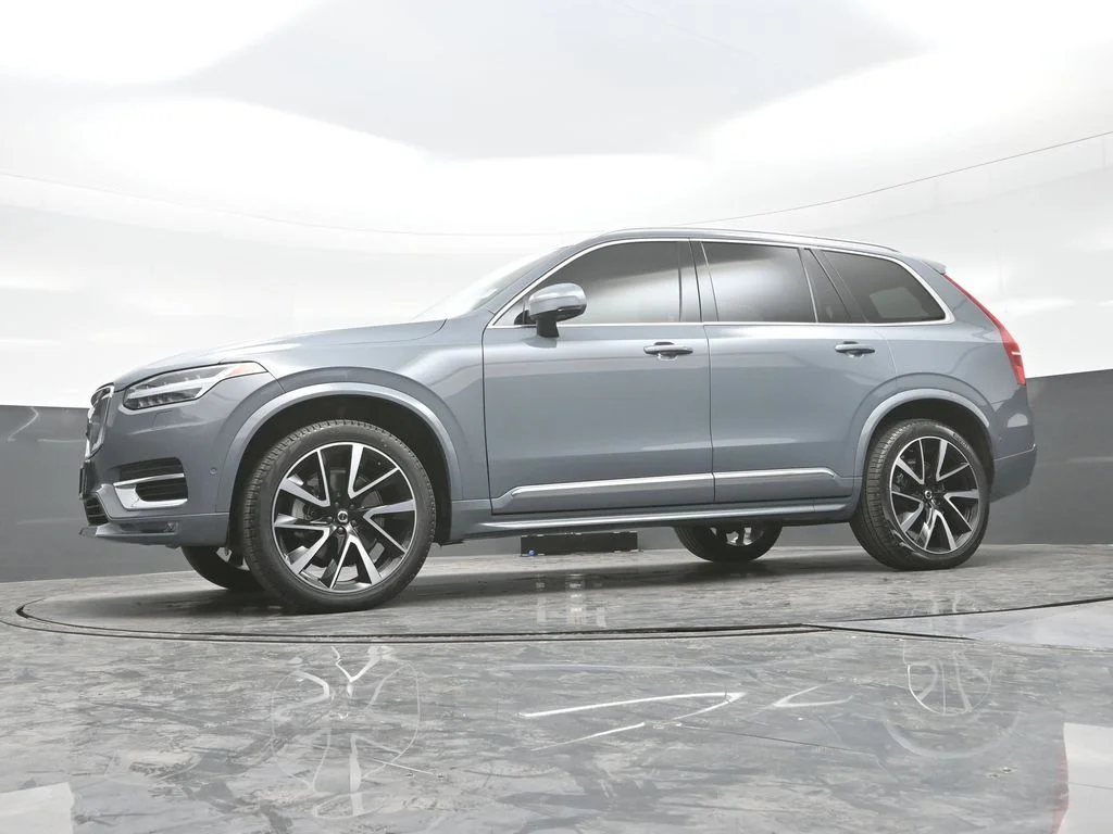 Certified Used 2023 Thunder Grey Volvo Plus image 27