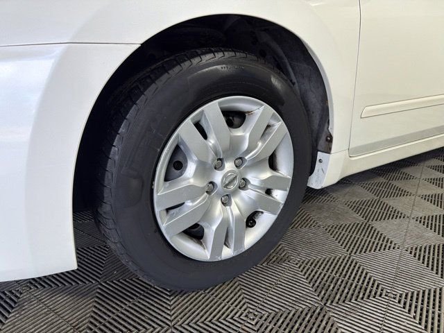 Used 2011 White Nissan 2.5 S image 26