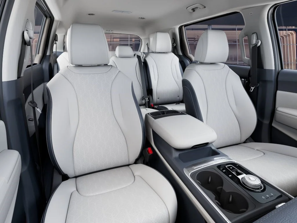 New 2026 Ceramic Silver Kia EX image 15