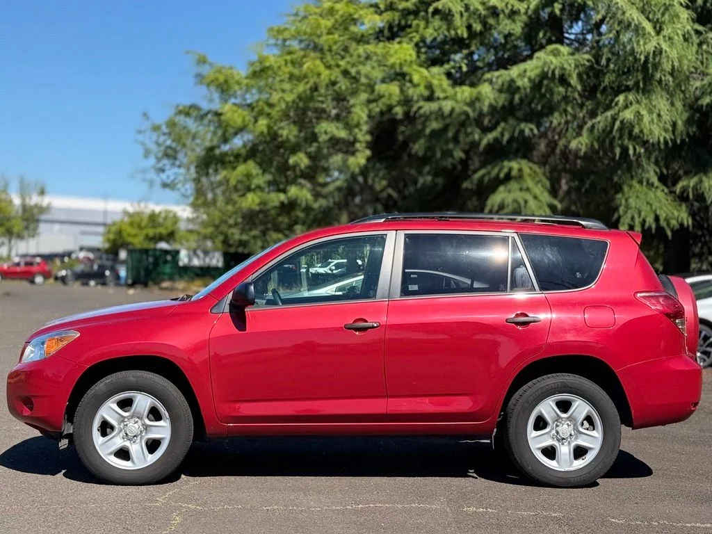 Used 2007  Toyota Base image 2
