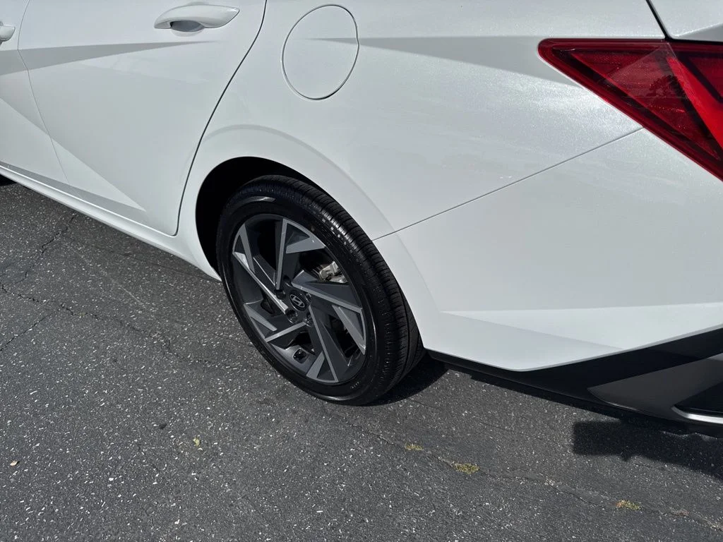 2025 Hyundai Elantra SEL - Photo 8