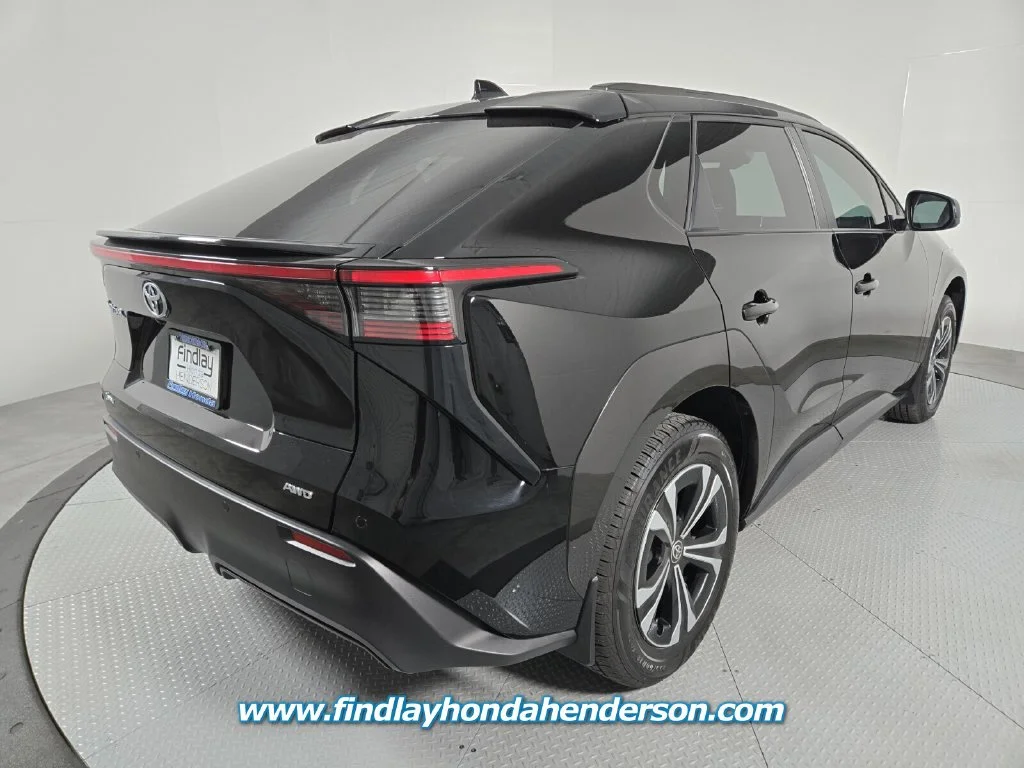 Used 2024 Black Toyota XLE image 6