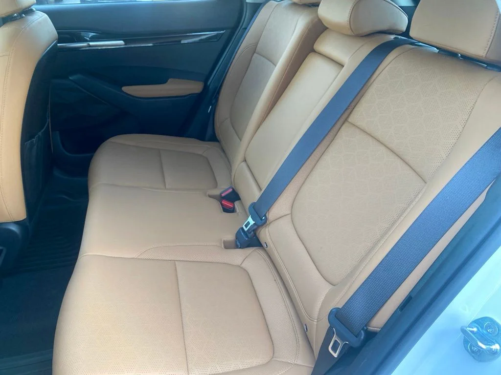 Used 2024 Snow White Pearl Kia EX image 14