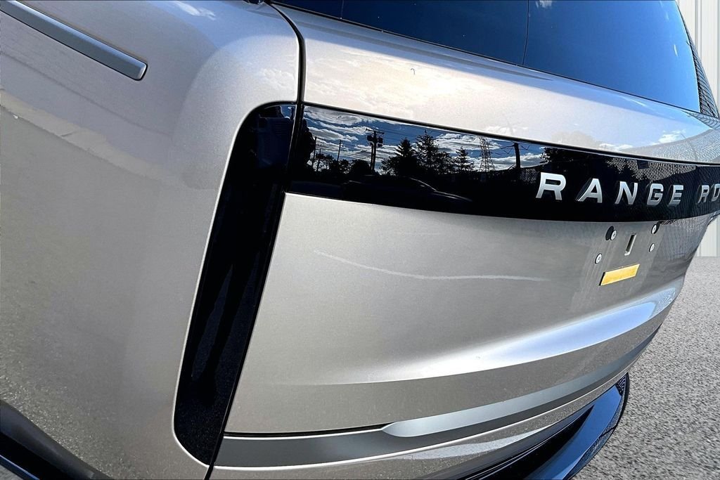 Used 2026 Gold Land Rover SE image 23