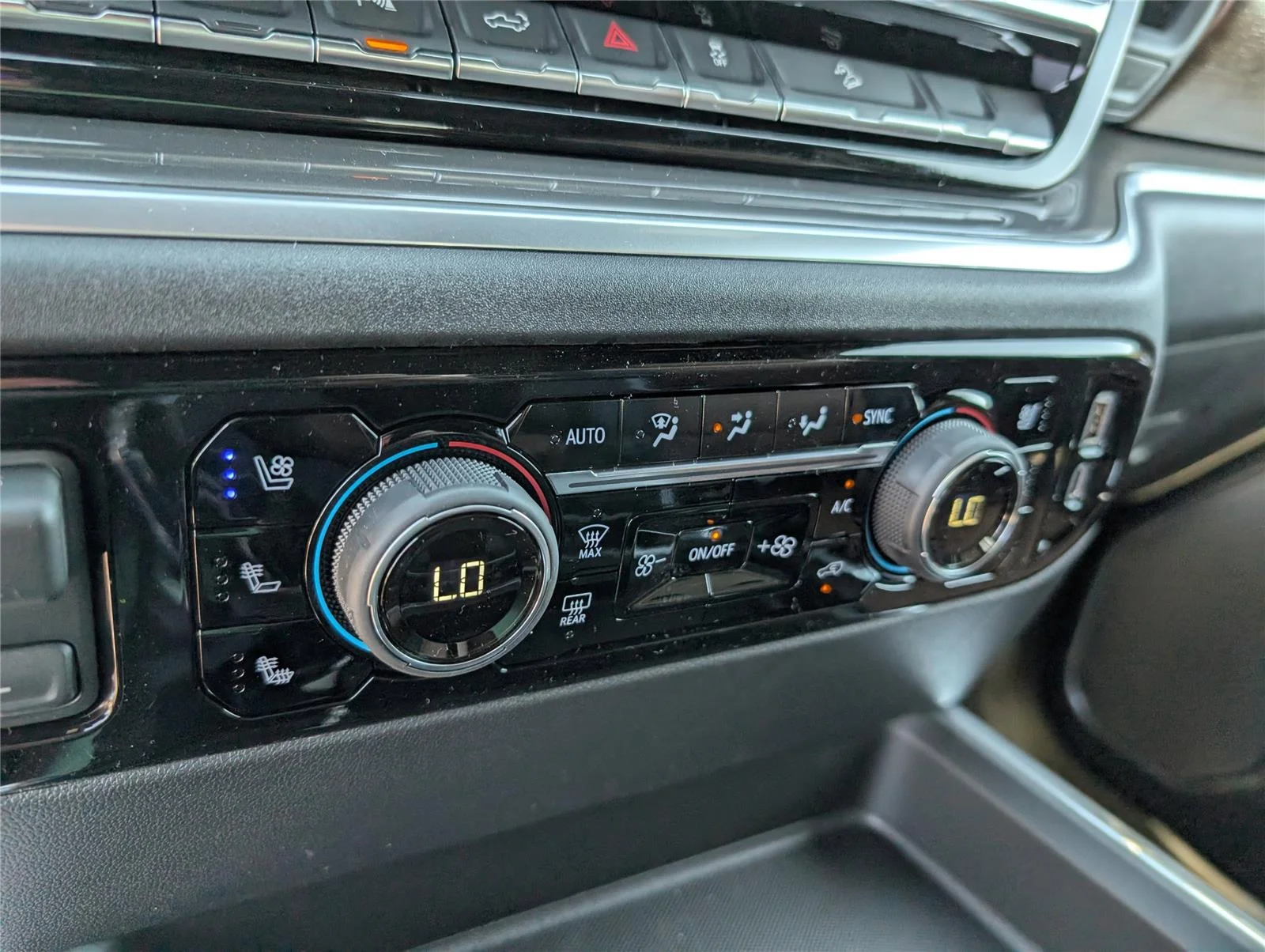 2026 Chevrolet Silverado 2500 HD High Country - Photo 17